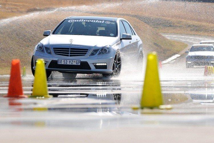 Vodičská majstrovská trieda - čo dať chlapcovi na Nový rok 2021 Vodičská majstrovská trieda - čo dať chlapcovi na Nový rok 2021
