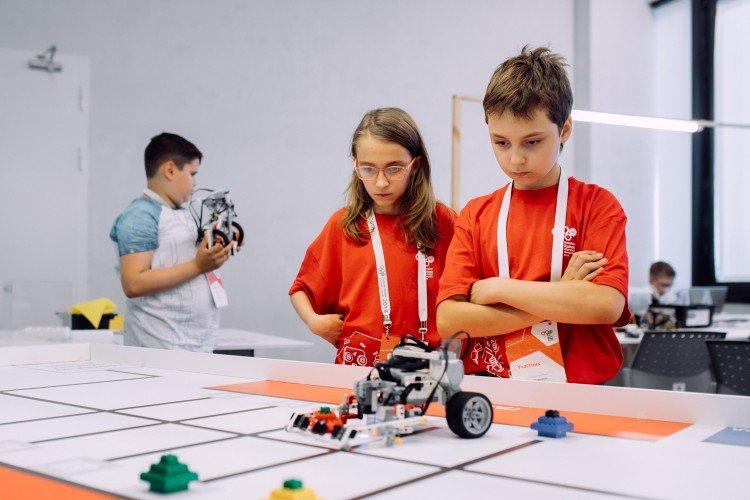 Majstrovská trieda robotiky - čo dať dieťaťu na Nový rok 2021 Majstrovská trieda robotiky - čo dať dieťaťu na Nový rok 2021
