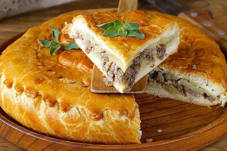 Pieskový koláč s mletým mäsom a zemiakmi - recepty na varenie z mletého mäsa a zemiakov Pieskový koláč s mletým mäsom a zemiakmi - recepty na varenie z mletého mäsa a zemiakov