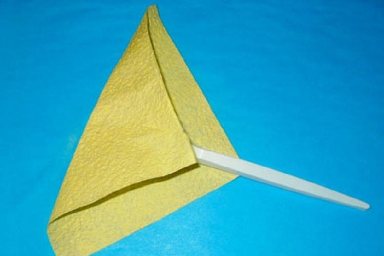 Tulipán - DIY kvety na obrúsky Tulipán - DIY kvety na obrúsky