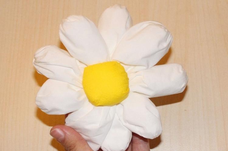 Harmanček - DIY kvety z obrúskov Harmanček - DIY kvety z obrúskov