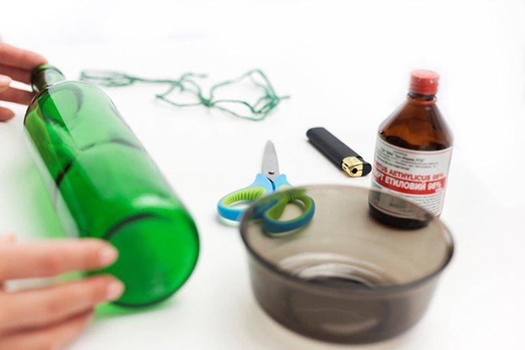 Vianočná guľa vo fľaši - DIY dekor fľaše Vianočná guľa vo fľaši - DIY dekor fľaše