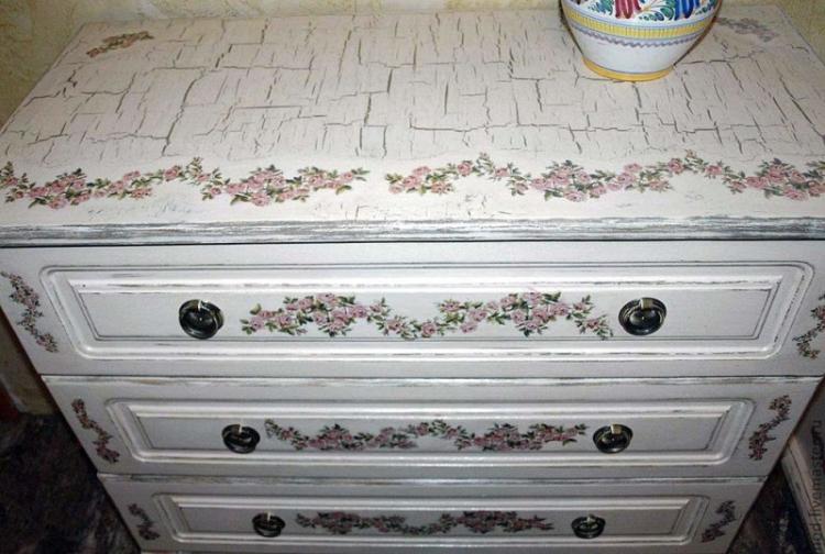 Craquelure - DIY starý dekor skrinky Craquelure - DIY starý dekor skrinky
