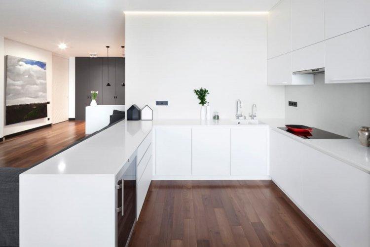 Dekorácia na stenu - minimalistický dizajn kuchyne Dekorácia na stenu - minimalistický dizajn kuchyne