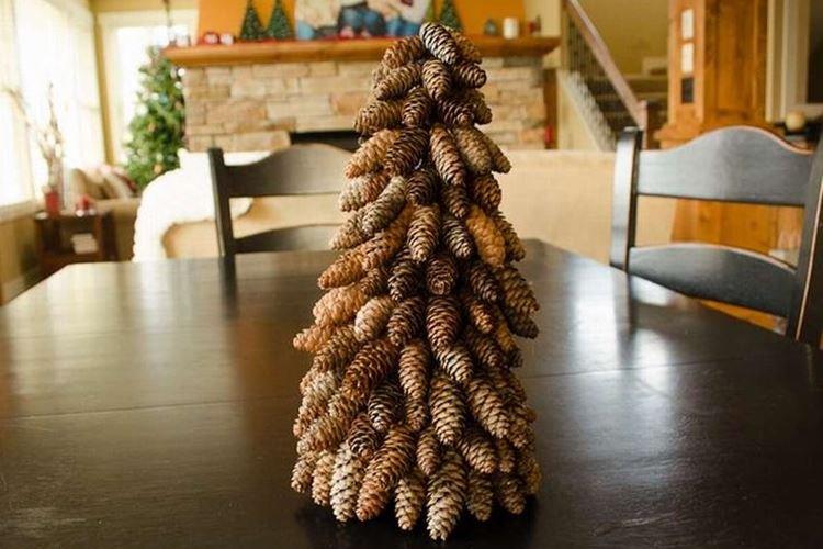 DIY vianočný stromček zo šišiek - fotky a nápady DIY vianočný stromček zo šišiek - fotky a nápady
