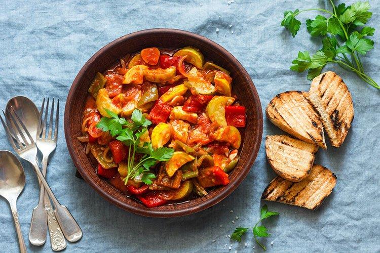 Ragoût de pommes de terre jeunes et courgettes Ragoût de pommes de terre jeunes et courgettes