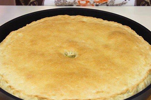 Kurnik s kuracím mäsom a zemiakmi - klasický recept Kurnik s kuracím mäsom a zemiakmi - klasický recept