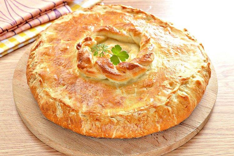 Kurnik s kuracím mäsom, zemiakmi a hubami Kurnik s kuracím mäsom, zemiakmi a hubami