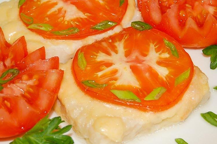 Oven cod fillet with tomatoes Oven cod fillet with tomatoes