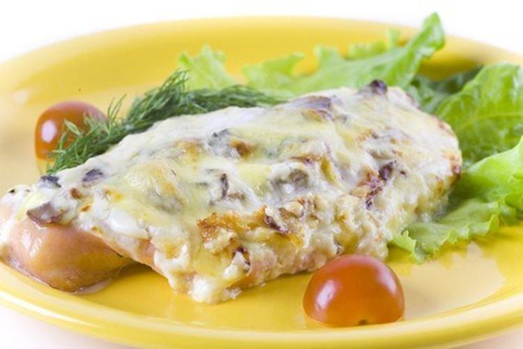 Oven cod fillet with mushroom sauce Oven cod fillet with mushroom sauce