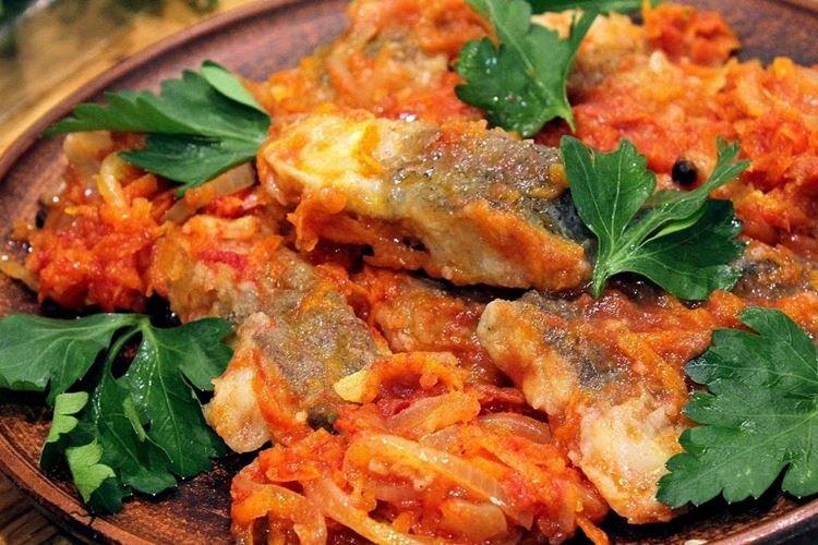 Oven cod fillet with carrots and onions Oven cod fillet with carrots and onions