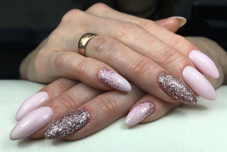 Glitterová manikúra - fotografie a nápady Glitterová manikúra - fotografie a nápady