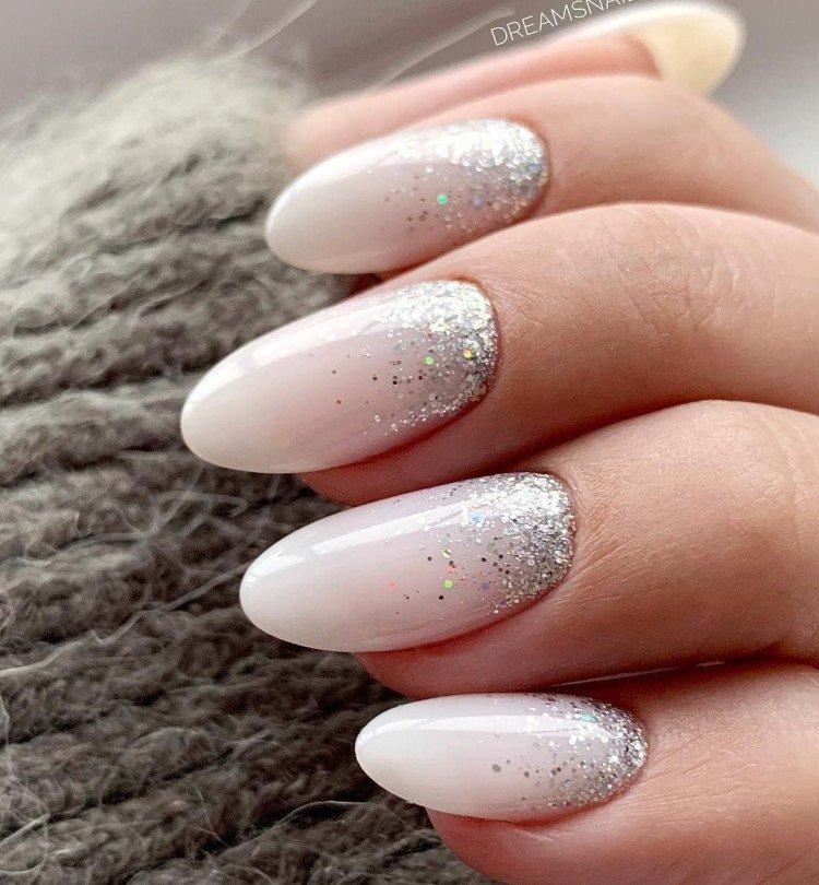 Glitterová manikúra - fotografie a nápady Glitterová manikúra - fotografie a nápady