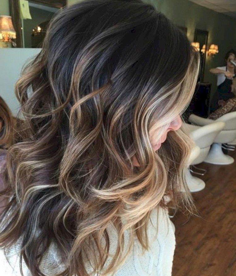 Balayage pre tmavé vlasy - fotografie a nápady Balayage pre tmavé vlasy - fotografie a nápady