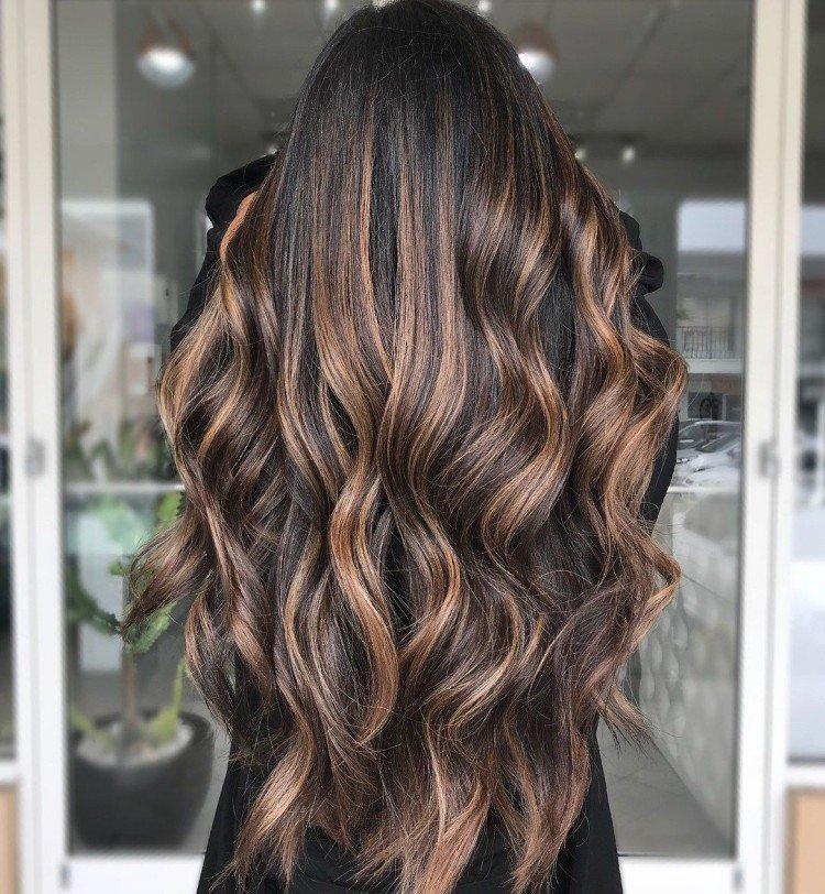 Balayage pre tmavé vlasy - fotografie a nápady Balayage pre tmavé vlasy - fotografie a nápady