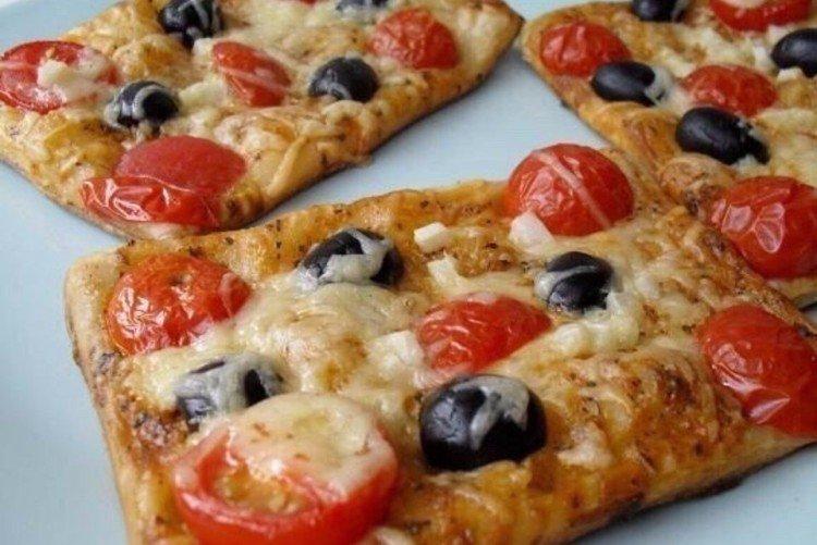 Mini pizza z lístkového cesta Mini pizza z lístkového cesta