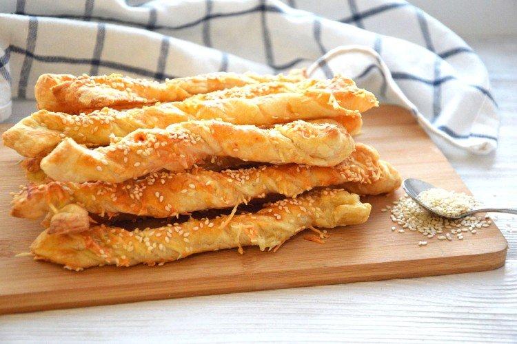Tyčinky z lístkového cesta Tyčinky z lístkového cesta