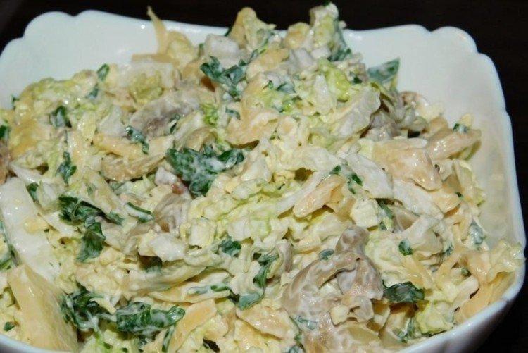Cabbage, carrot and canned mushroom salad Cabbage, carrot and canned mushroom salad