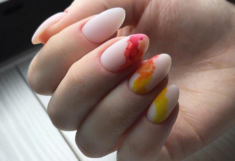 Bright watercolor drawings in manicure Bright watercolor drawings in manicure