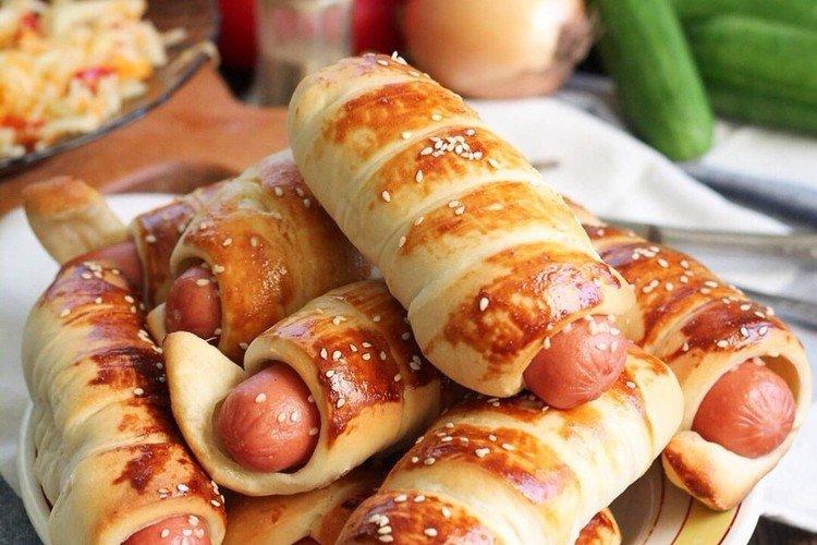Klobásy v cestíčku v mikrovlnke Klobásy v cestíčku v mikrovlnke