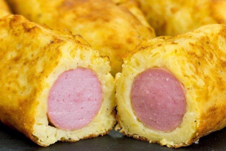 Klobásy v zemiakovom ceste Klobásy v zemiakovom ceste