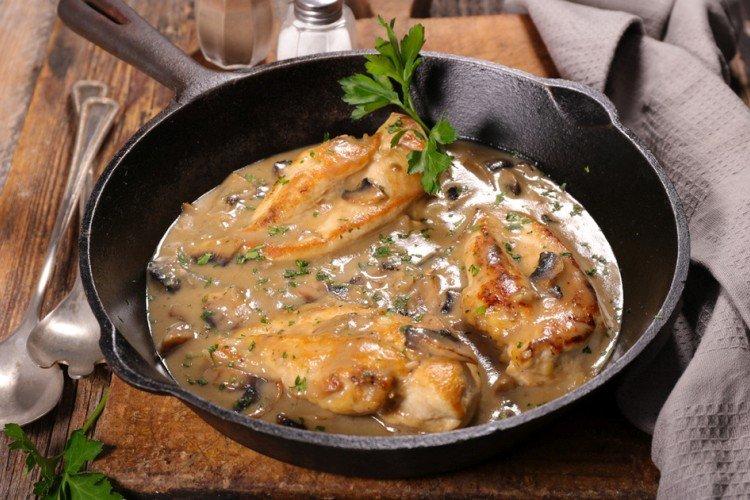 12 recettes faciles de poulet aux champignons dans une sauce crémeuse