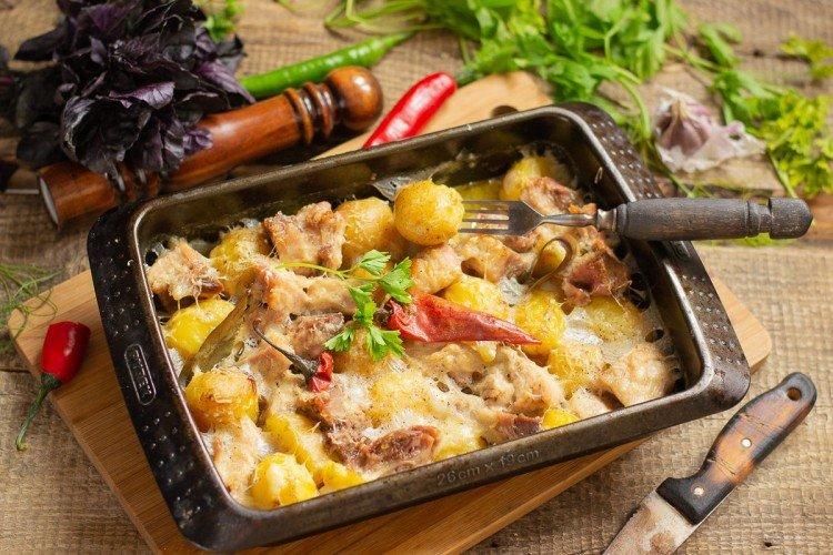 15 vynikajúcich receptov na bravčové mäso so zemiakmi v rúre 15 vynikajúcich receptov na bravčové mäso so zemiakmi v rúre