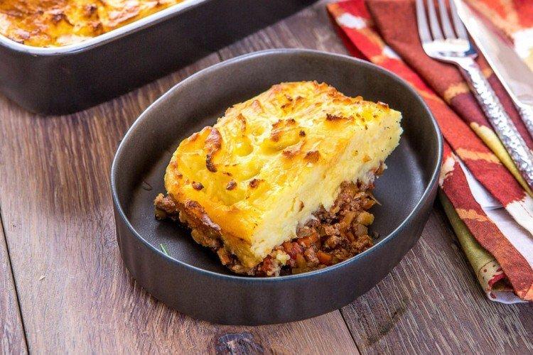 Zemiakový kastrol s mletým mäsom a zeleninou Zemiakový kastrol s mletým mäsom a zeleninou