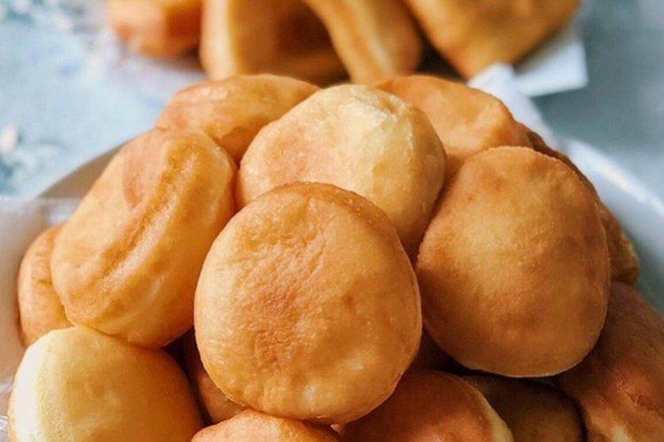 Baursaki na kefíre Baursaki na kefíre