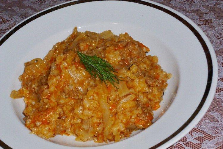 Lenivé plnené kapustové kotúče v pomalom hrnci Lenivé plnené kapustové kotúče v pomalom hrnci