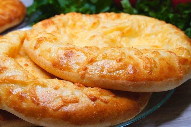 Uzbecký chlebík so syrom a bylinkami Uzbecký chlebík so syrom a bylinkami