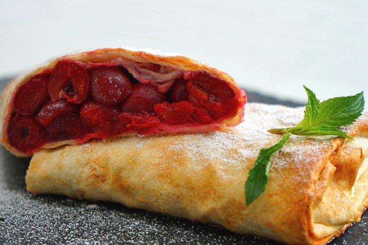 Lavash pies with cherries Lavash pies with cherries