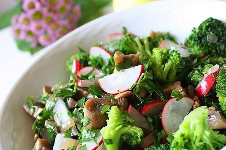 Broccoli and radish salad Broccoli and radish salad
