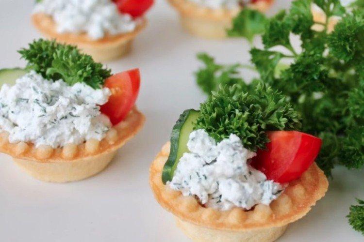 Plnka čerešňou, uhorkou a feta Plnka čerešňou, uhorkou a feta