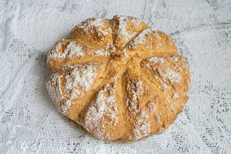 Bread with semolina in the oven Bread with semolina in the oven