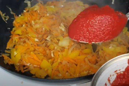 Pekingská kapustová kapusta v rúre Pekingská kapustová kapusta v rúre