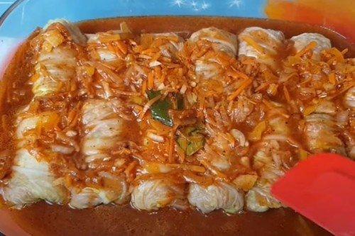 Pekingská kapustová kapusta v rúre Pekingská kapustová kapusta v rúre