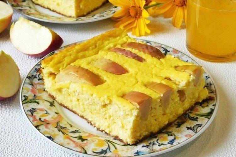 Kastról kastrol s jablkami Kastról kastrol s jablkami