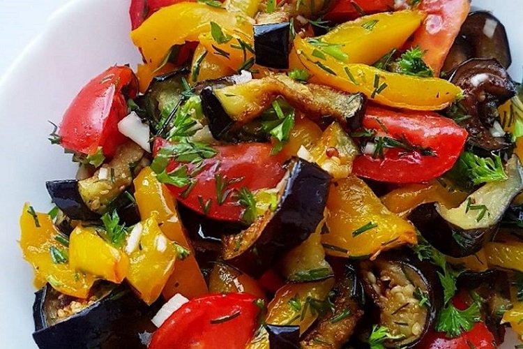 Arménsky šalát s baklažánom Arménsky šalát s baklažánom