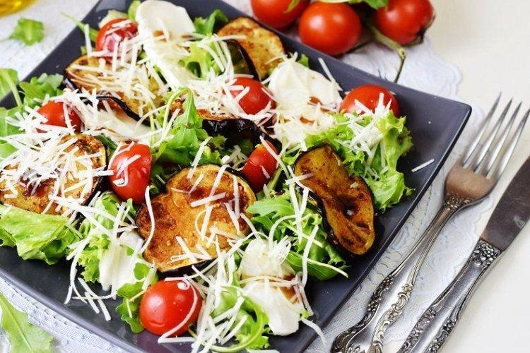 Taliansky šalát s baklažánom Taliansky šalát s baklažánom