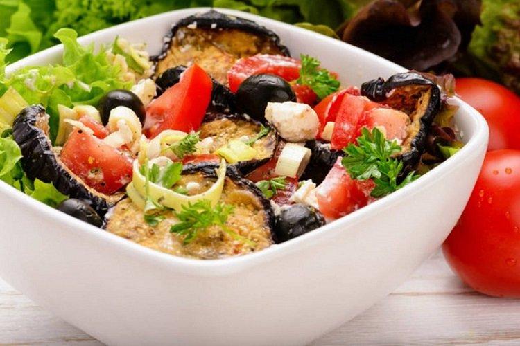 Baklažánový a feta šalát Baklažánový a feta šalát