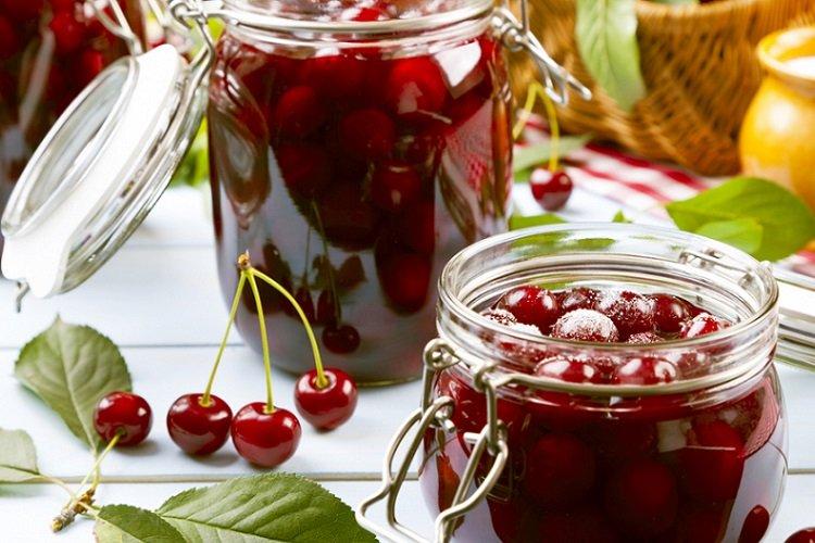 Džem s višňami a zázvorom Džem s višňami a zázvorom