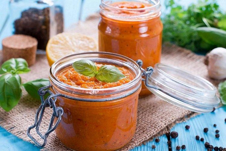 Cuketový kaviár s majonézou Cuketový kaviár s majonézou