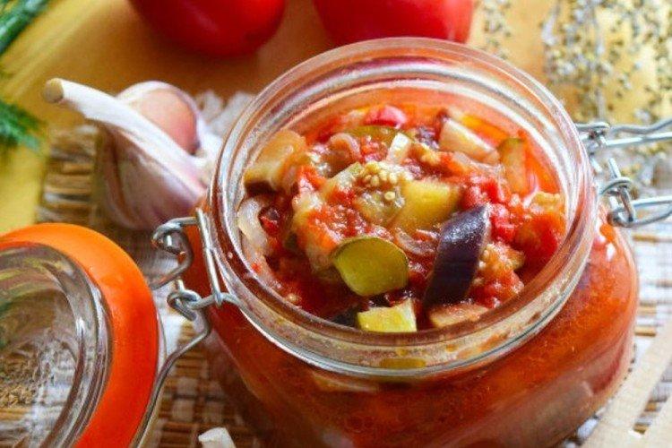 Baklažánový a uhorkový šalát Baklažánový a uhorkový šalát
