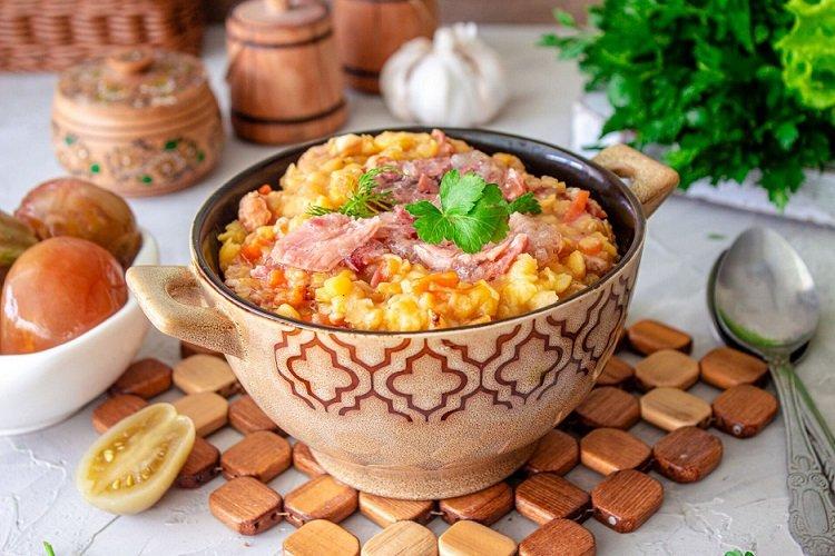 Hrachová kaša so slaninkou Hrachová kaša so slaninkou