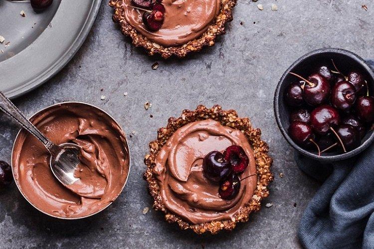 Čerešňové a čokoládové tartaletky Čerešňové a čokoládové tartaletky