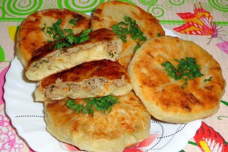 Tortilly s mletým mäsom na zrazenom mlieku Tortilly s mletým mäsom na zrazenom mlieku