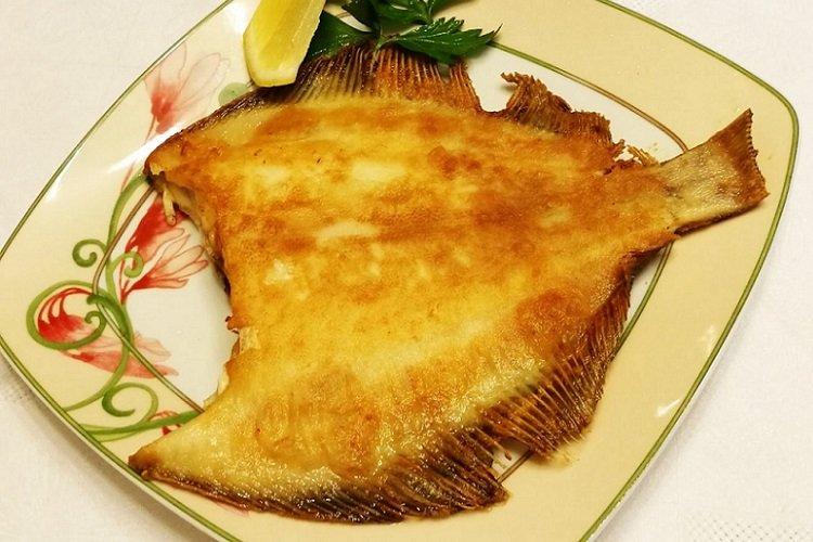 Celá platesa pečená v rúre Celá platesa pečená v rúre