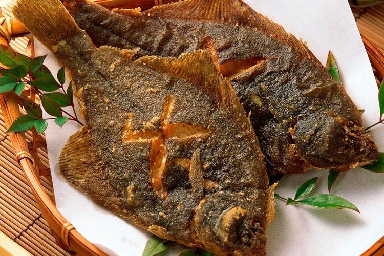 V rúre platesy s kyslou smotanou a horčicou V rúre platesy s kyslou smotanou a horčicou