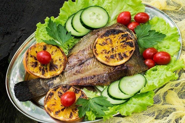 Platesa s citrónom vo fólii Platesa s citrónom vo fólii